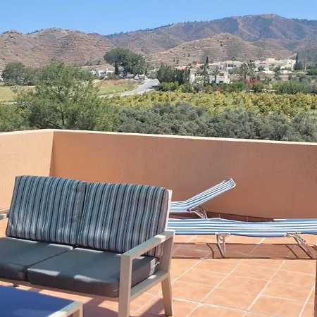 Spaciouseaview Townhouse With Rooftop Lounge Argaka
